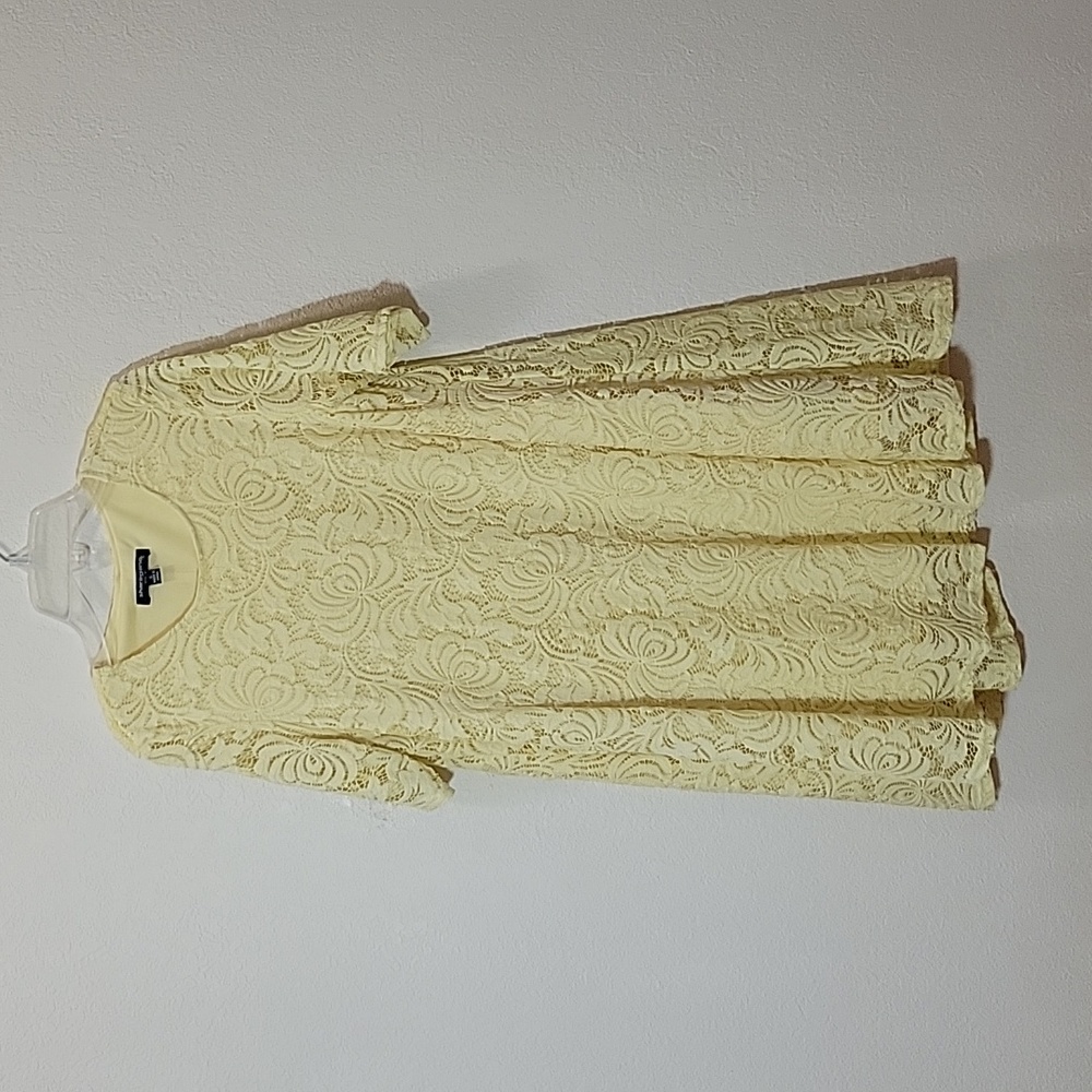 Gently Used Yellow Lace Short Sleeve Dress